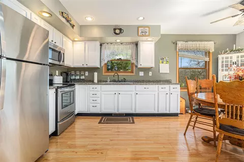 Kitchen - 14329 Waubascon, Bellevue, MI 49021 photo 2 of 3