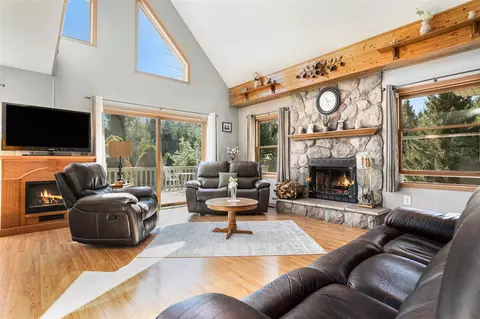 Living - 14329 Waubascon, Bellevue, MI 49021 photo 1 of 3