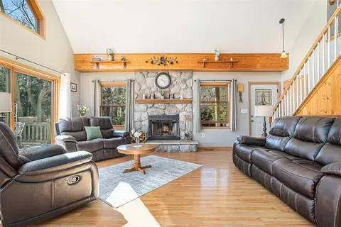Living - 14329 Waubascon, Bellevue, MI 49021 photo 2 of 3