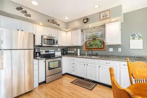 Kitchen - 14329 Waubascon, Bellevue, MI 49021 photo 3 of 3