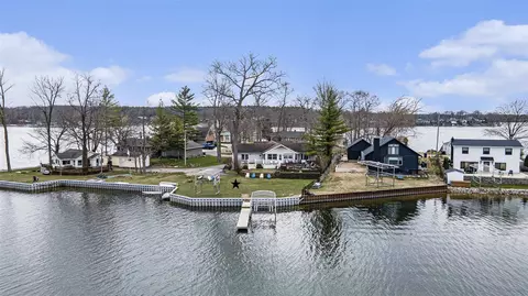 10817 Long Pt, Plainwell, MI 49080