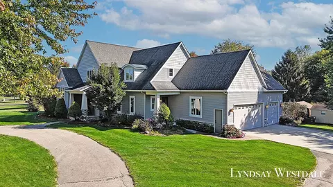 2152 Meadowdale, Grand Rapids, MI 49504