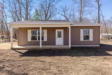 8995 Chippewa, Howard City, MI 49329