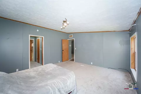11923 E Spencer, Sumner, MI 48889 photo 22