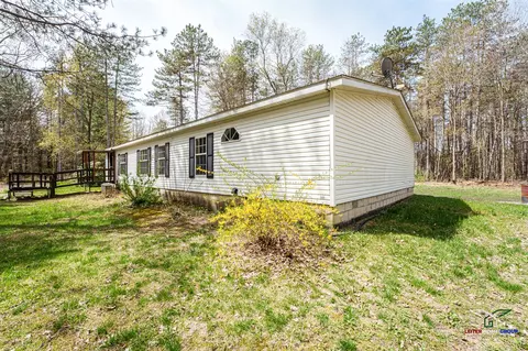 11923 E Spencer, Sumner, MI 48889 photo 4
