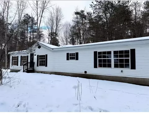 11923 E Spencer, Sumner, MI 48889 photo 5