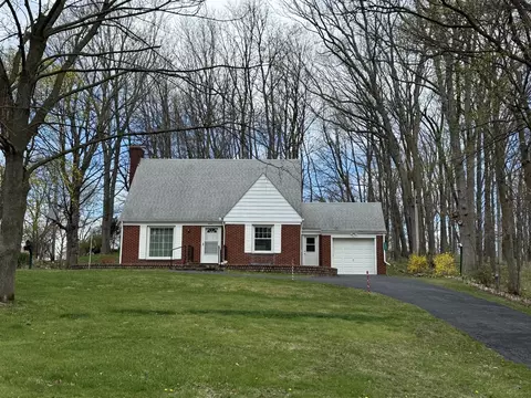 203 W Bacon, Hillsdale, MI 49242