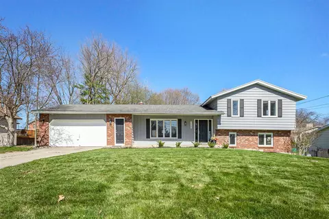 1120 Paradise Lk, Grand Rapids, MI 49546