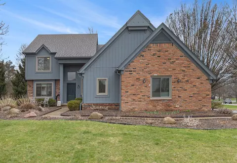 11154 Clovis Pointe, South Lyon, MI 48178