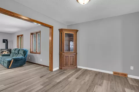 Living - 6765 Old Wagon, Jackson, MI 49201 photo 1 of 10
