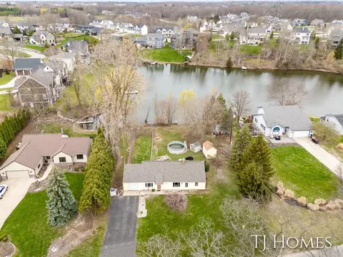 2215 Maguire, Grand Rapids, MI 49525