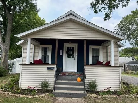 21 River, Niles, MI 49120