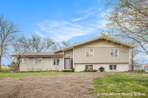 920 Crystal, Jenison, MI 49428