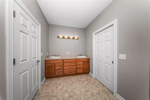 Entry Way - 882 Pinecrest, Dexter, MI 48130 photo 5 of 8