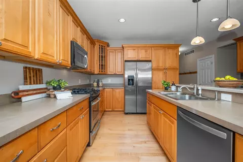 Kitchen - 882 Pinecrest, Dexter, MI 48130 photo 4 of 5