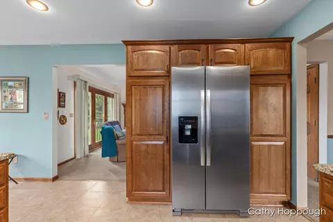 Kitchen - 2187 Bates, Ionia, MI 48846 photo 4 of 5