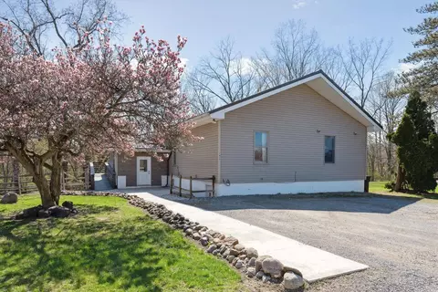 7410 Warwick, Hudson, MI 49247