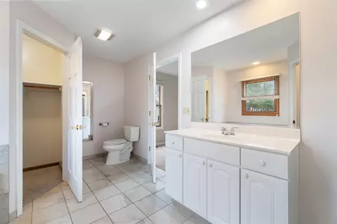 Bath - 4030 Kingston, Jackson, MI 49203 photo 1 of 5