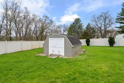 Exterior - 4030 Kingston, Jackson, MI 49203 photo 11 of 12