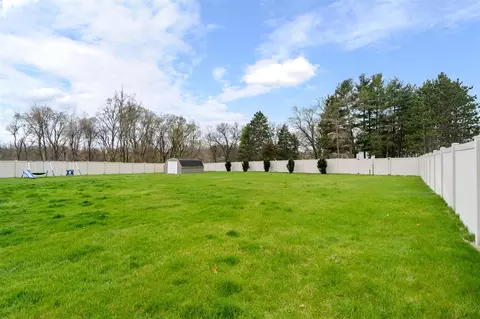 Exterior - 4030 Kingston, Jackson, MI 49203 photo 10 of 12