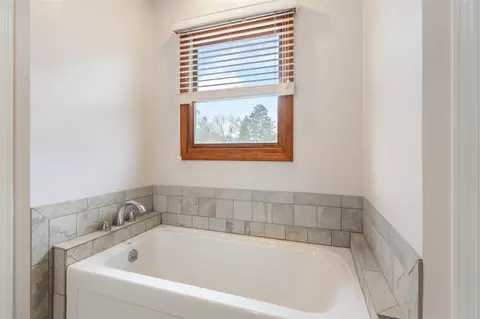 Bath - 4030 Kingston, Jackson, MI 49203 photo 3 of 5