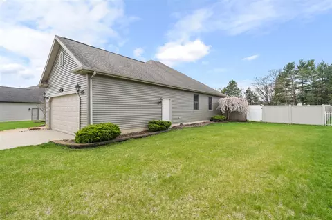 Exterior - 4030 Kingston, Jackson, MI 49203 photo 3 of 12