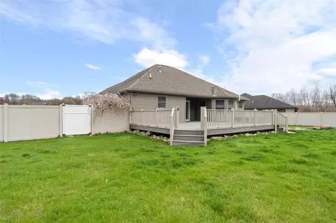Exterior - 4030 Kingston, Jackson, MI 49203 photo 9 of 12