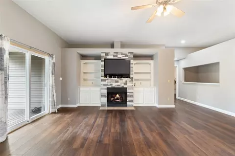 Living - 4030 Kingston, Jackson, MI 49203 photo 4 of 5