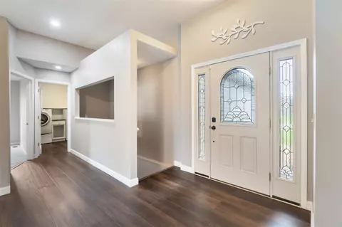 Entry Way - 4030 Kingston, Jackson, MI 49203 photo 2 of 2