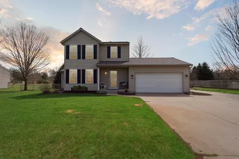 24 Tabby Trl, Sparta, MI 49345