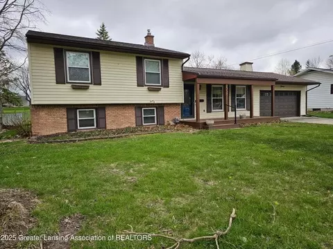 608 Edwards, Grand Ledge, MI 48837