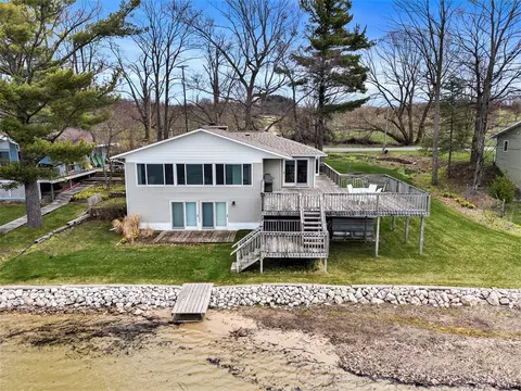 345 N 72nd, Hart, MI 49420