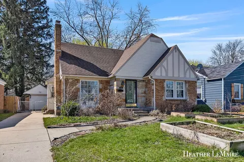 702 Hoyt, Grand Rapids, MI 49507