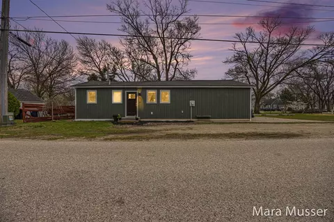 473 W 22nd, Holland, MI 49423