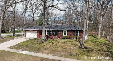 2424 Elderwood, Grand Rapids, MI 49544