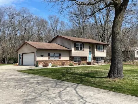2842 S Riverwood, Twin Lake, MI 49457