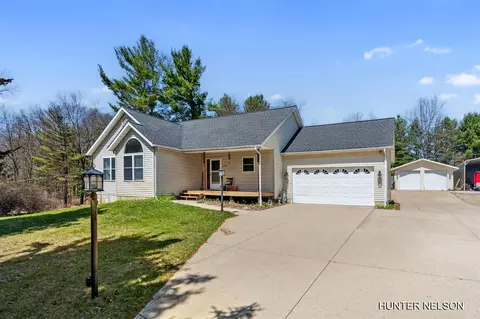 2355 18 Mile, Cedar Springs, MI 49319