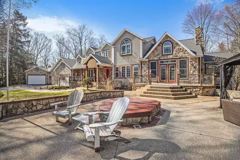 2051 Hyde Park, Muskegon, MI 49445