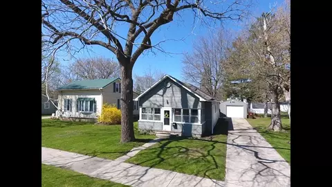 704 S Clinton, Saint Johns, MI 48879