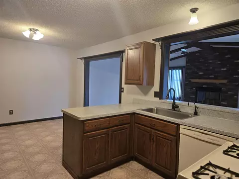 30416 Torry, Flat Rock, MI 48134 photo 12