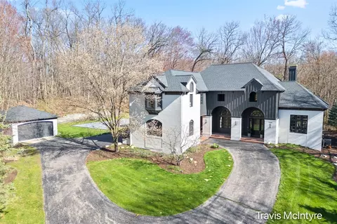 1100 Skyevale, Ada, MI 49301