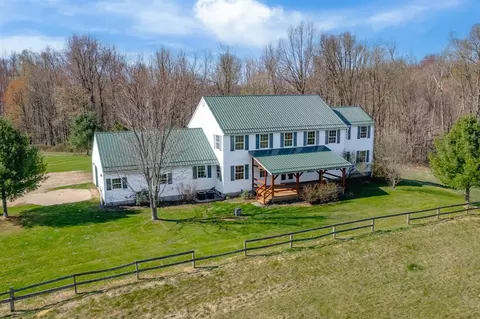 2880 E Cloverdale, Hastings, MI 49058