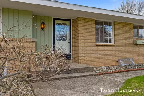 1552 Kinney, Walker, MI 49534