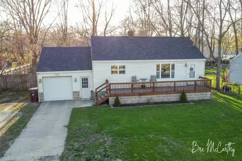 1121 Center, Muskegon, MI 49442