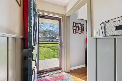 Entry Way - 32482 Woodbrook, Wayne, MI 48184 photo 1 of 3