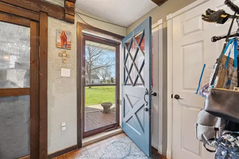 Entry Way - 32482 Woodbrook, Wayne, MI 48184 photo 3 of 3