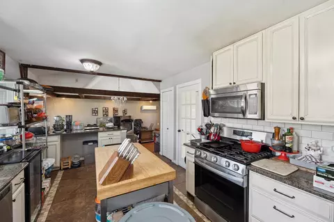 Kitchen - 32482 Woodbrook, Wayne, MI 48184 photo 2 of 4