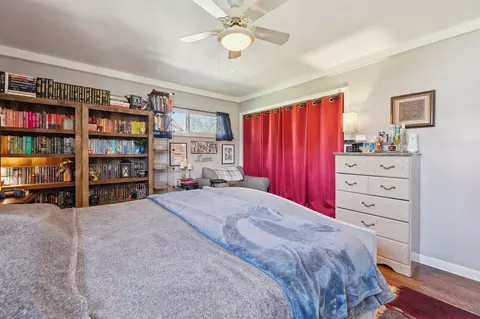 Bedroom - 32482 Woodbrook, Wayne, MI 48184 photo 2 of 10