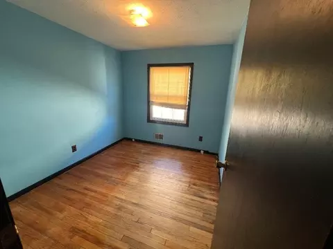 33958 Harroun, Wayne, MI 48184 photo 18