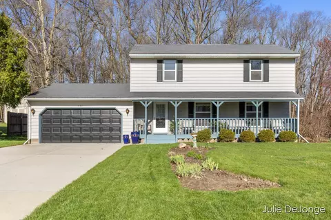 521 Adapointe, Ada, MI 49301